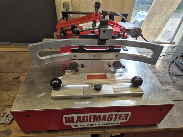 Blademaster-slijpmachine voor schaatsen